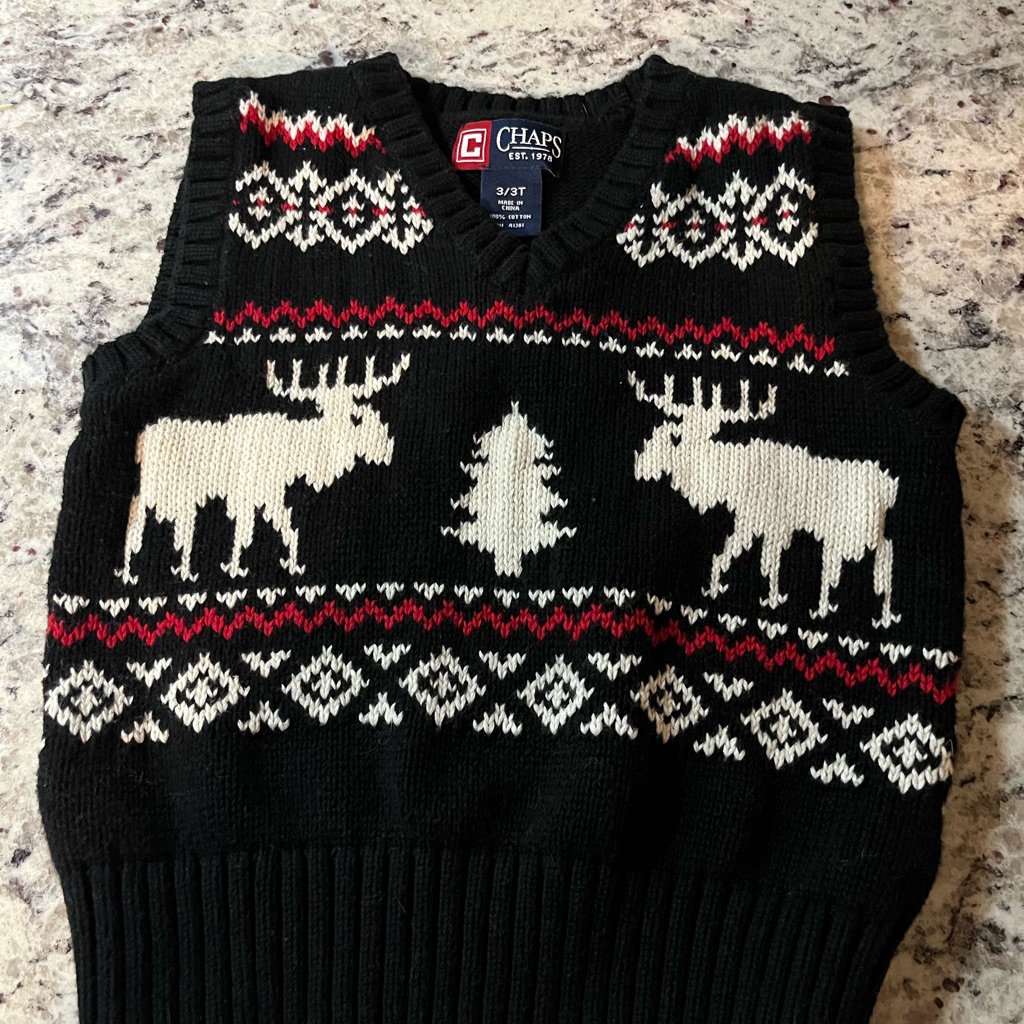 Chaps Black V-Neck Sweater Vest With Festive Pattern
